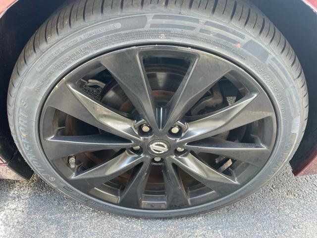 Used 2017 Nissan Maxima SR w/ Midnight Edition FWD image 9