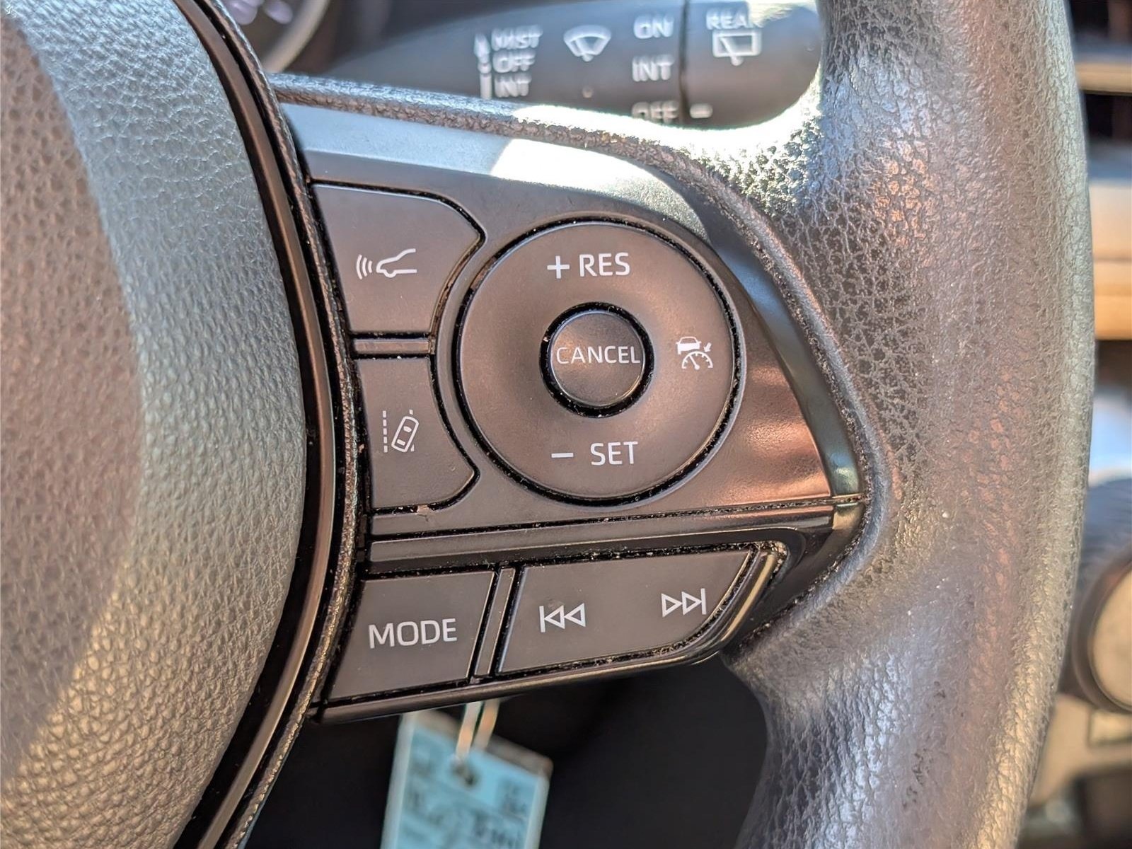 Used 2019 Toyota RAV4 LE w/ Carpet Mat Package AWD/4WD image 22