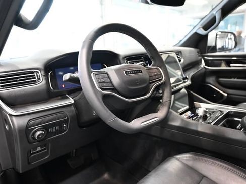 Used 2022 Jeep Wagoneer Series I AWD/4WD image 24