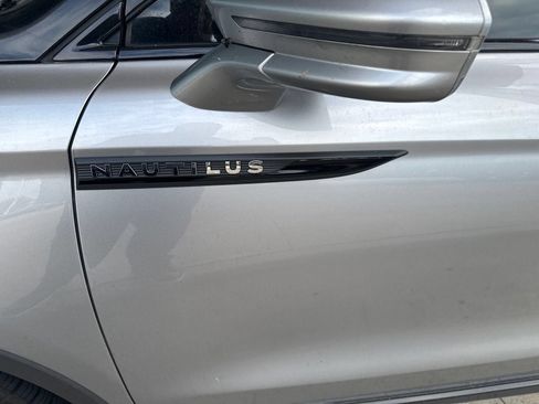 Used 2021 Lincoln Nautilus Reserve FWD image 5