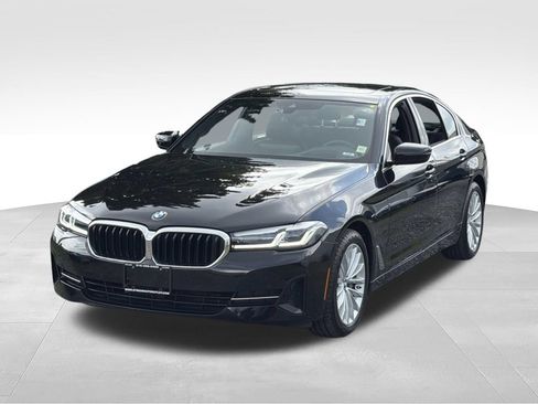 Used 2023 BMW 530i xDrive w/ Premium Package AWD/4WD image 3