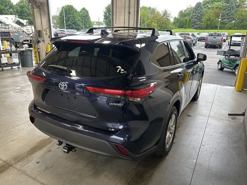 Used 2020 Toyota Highlander LE AWD/4WD image 7