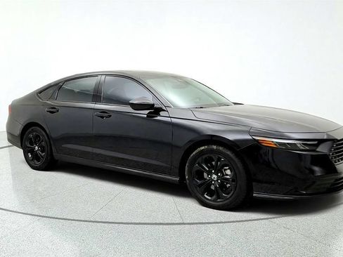Used 2025 Honda Accord SE image 3