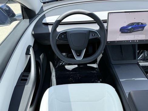 Used 2025 Tesla Model 3 Long Range AWD/4WD image 52