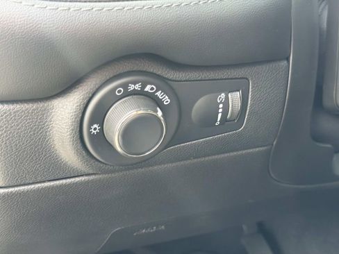 Used 2023 Dodge Durango SXT Launch Edition RWD image 26