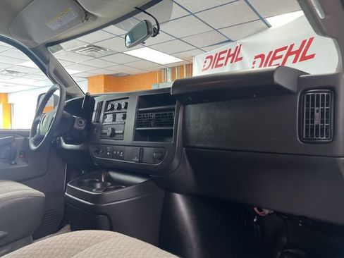 Used 2024 Chevrolet Express 3500 LS w/ Chrome Appearance Package RWD image 12