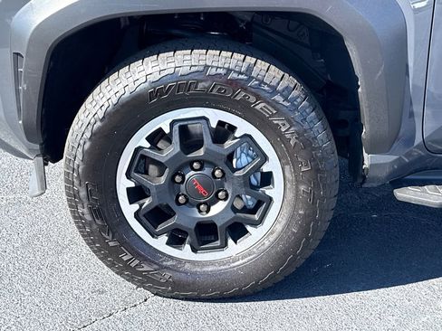 Used 2025 Toyota 4Runner TRD Off-Road image 11