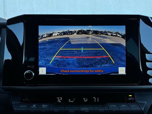 Used 2025 Toyota Camry SE image 31