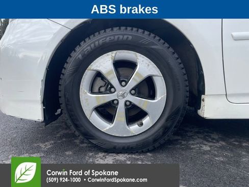 Used 2012 Toyota Prius Two image 9