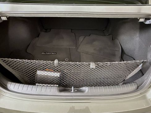 Certified 2025 Hyundai Elantra SE FWD image 27