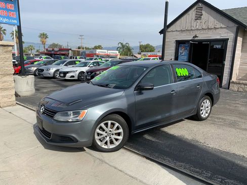 Used 2013 Volkswagen Jetta SE image 2