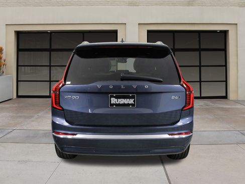 New 2026 Volvo XC90 B6 Plus w/ Protection Package image 4