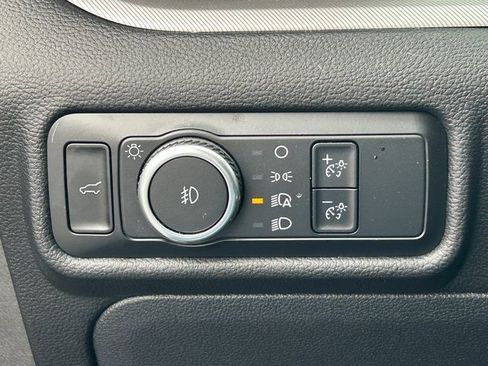 Used 2024 Ford Explorer XLT w/ Equipment Group 202A image 23