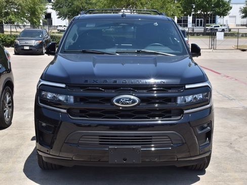 Used 2024 Ford Expedition Limited RWD image 3