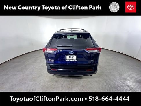 Used 2023 Toyota RAV4 SE image 4
