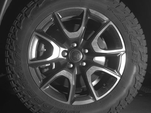 Used 2025 Jeep Compass Trailhawk AWD/4WD image 12