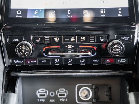 New 2025 Jeep Grand Cherokee Overland image 24