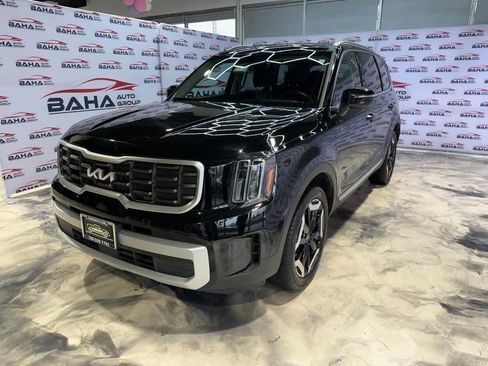 Used 2025 Kia Telluride S image 3