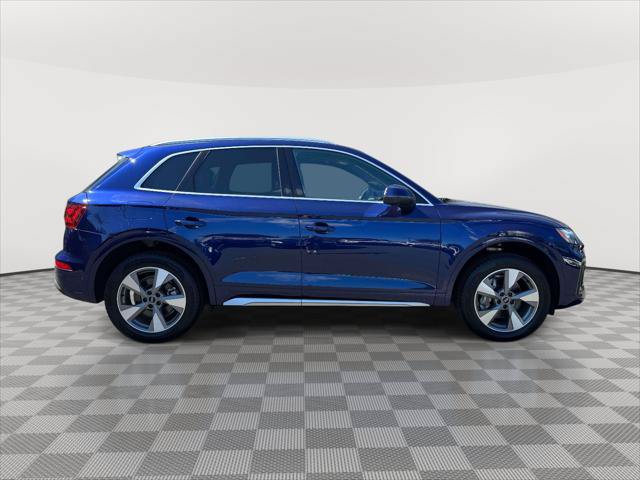 Used 2023 Audi Q5 2.0T Premium w/ Convenience Package AWD/4WD image 8