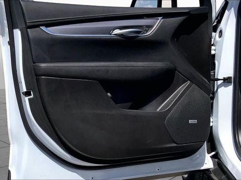 Used 2025 Cadillac XT5 Luxury w/ LPO, Floor Liner Package FWD image 21