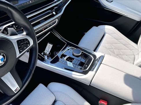 Used 2024 BMW X5 sDrive40i w/ M Sport Package image 17