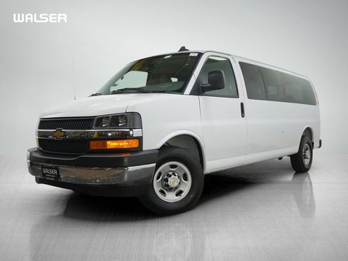 Used 2025 Chevrolet Express 3500 LT w/ LT Preferred Equipment Group RWD image 1