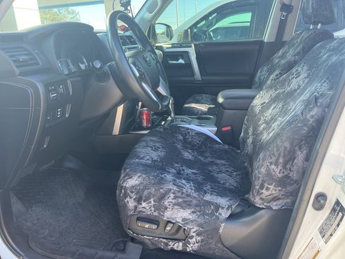 Used 2016 Toyota 4Runner SR5 image 6