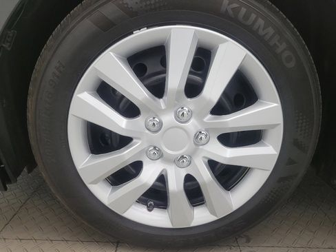 Used 2020 Toyota Corolla LE w/ Carpet Mat Package (TMS) FWD image 31