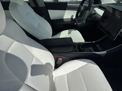 Used 2019 Tesla Model 3 Standard Range Plus image 6