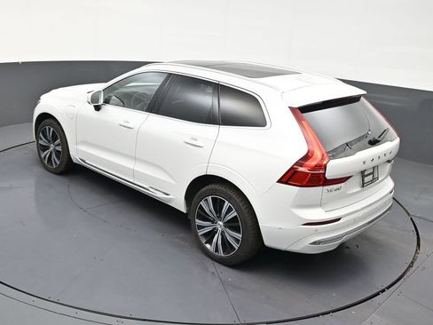 Used 2023 Volvo XC60 T8 Plus image 14