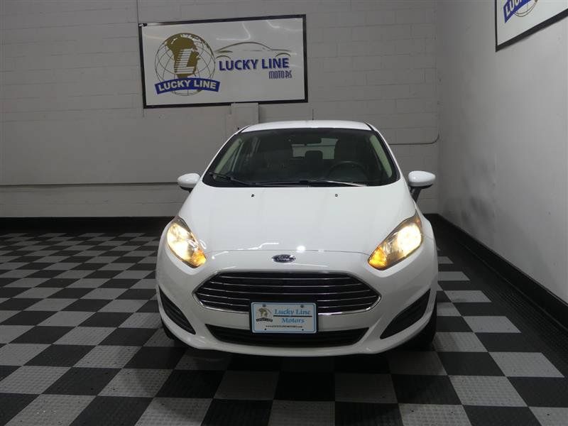 Used 2019 Ford Fiesta SE FWD image 2