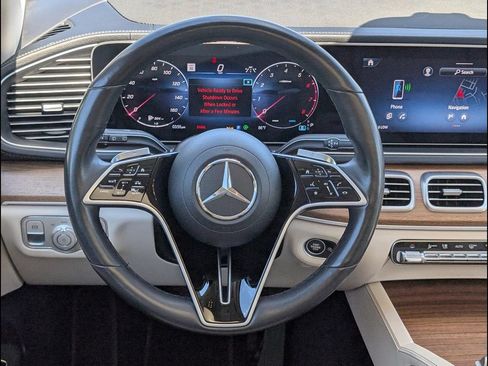 Used 2024 Mercedes-Benz GLS 450 4MATIC image 12