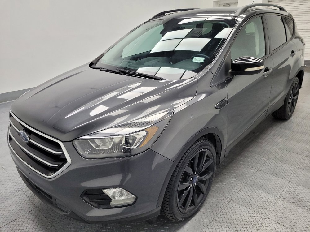 Used 2017 Ford Escape Titanium FWD image 2