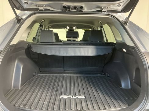 Used 2023 Toyota RAV4 LE AWD/4WD image 15