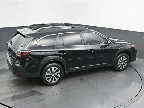 Used 2024 Subaru Outback Premium image 40