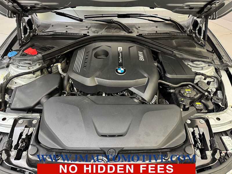 Used 2017 BMW 330i xDrive Sedan AWD/4WD image 10