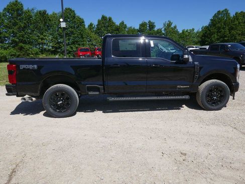 New 2026 Ford F250 Lariat w/ Black Appearance Package AWD/4WD image 4