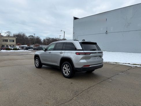 Used 2022 Jeep Grand Cherokee Limited image 5