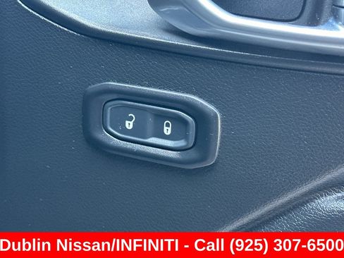 Used 2024 Jeep Wrangler Unlimited AWD/4WD image 22