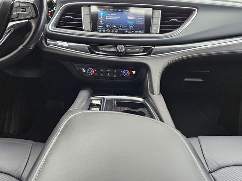 Used 2024 Buick Enclave Premium image 10