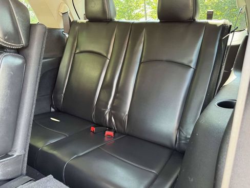 Used 2017 Dodge Journey Crossroad w/ Popular Equipment Group FWD image 18