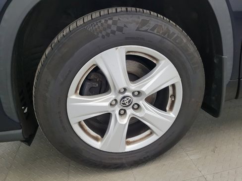 Used 2020 Toyota Highlander L AWD/4WD image 31