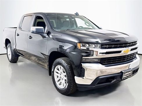 Used 2020 Chevrolet Silverado 1500 LT w/ LT Value Package image 3