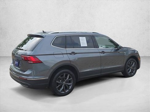 Certified 2022 Volkswagen Tiguan SE FWD image 5