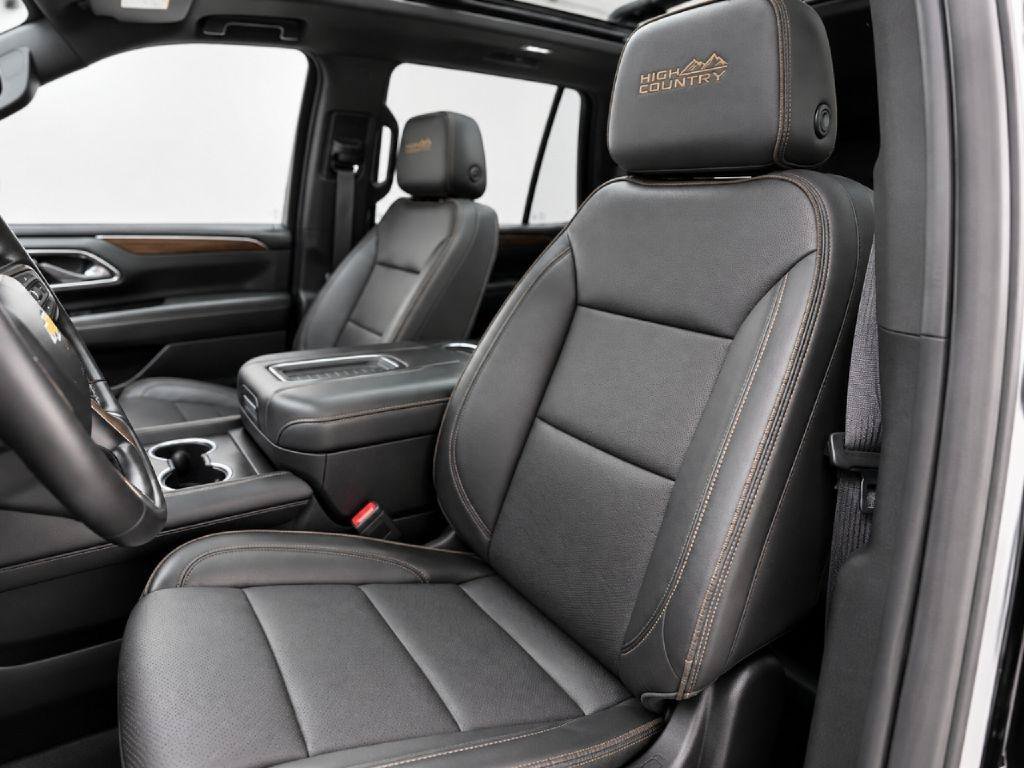 Used 2024 Chevrolet Tahoe High Country AWD/4WD image 9