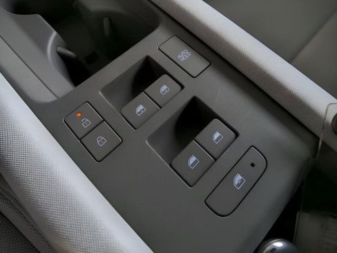 New 2025 Hyundai Ioniq 6 SEL image 10