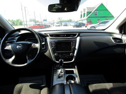 Used 2020 Nissan Murano SV image 9