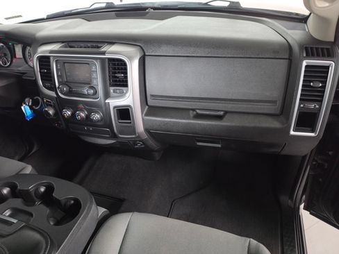 Used 2022 RAM 1500 Classic SLT AWD/4WD image 21