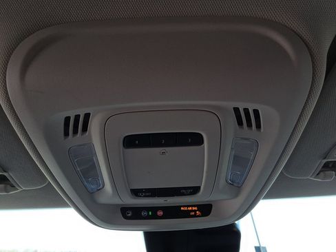 Used 2022 Buick Envision Essence w/ Technology Package II image 24