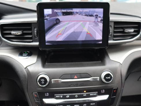 Used 2020 Ford Explorer XLT w/ Equipment Group 202A image 42